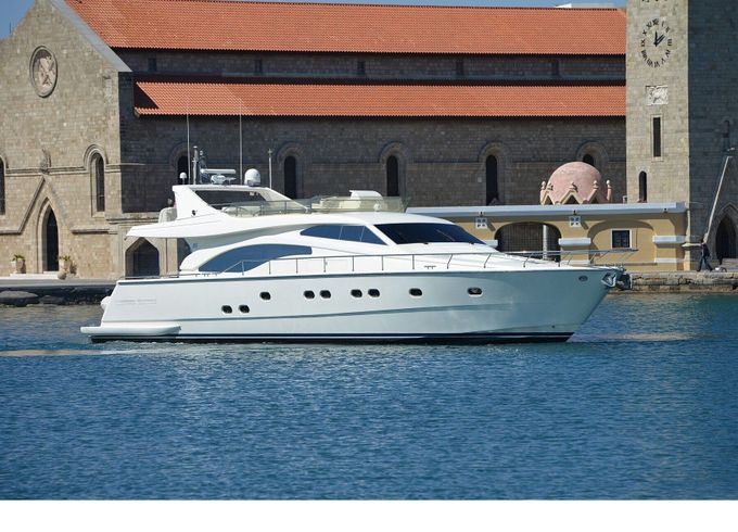 Motor yacht Ferretti 68 2400hp