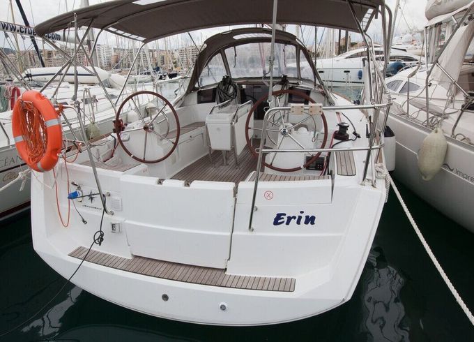 Sailboat Sun Odyssey 379 10.98m