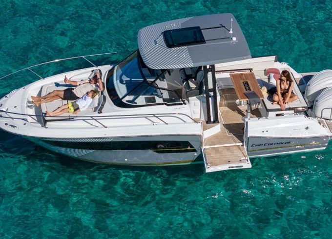 Motorboat Jeanneau Cap Camarat 9.0 WA 500hp