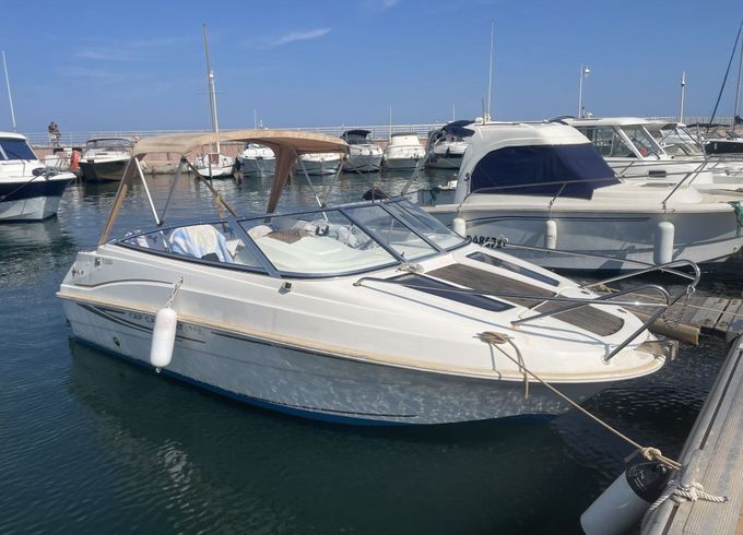 Motorboat Jeanneau Cap Camarat 5.5 DC 100hp