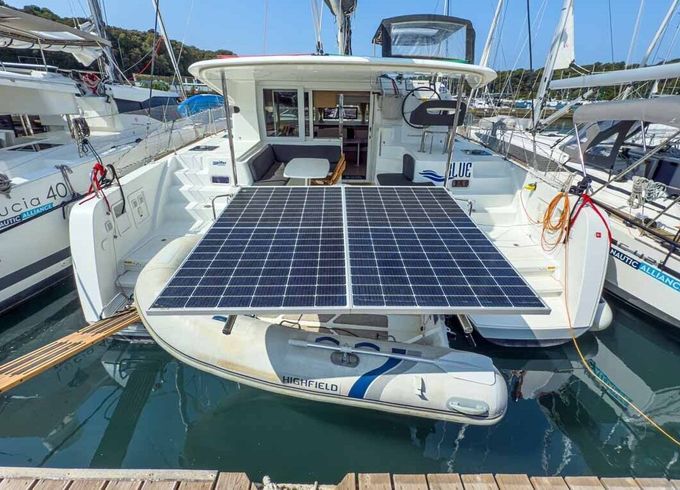 Catamaran Lagoon-Bénéteau Lagoon 40 - 4 + 2 cab 11.74m