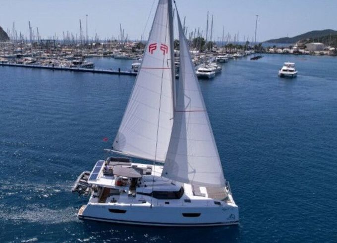 Catamaran Fountaine Pajot Elba 45 13m