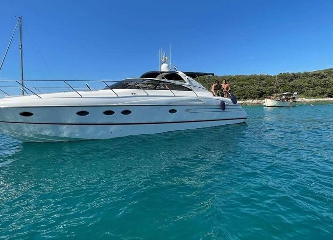 Motorboat Princess V 50 1430hp
