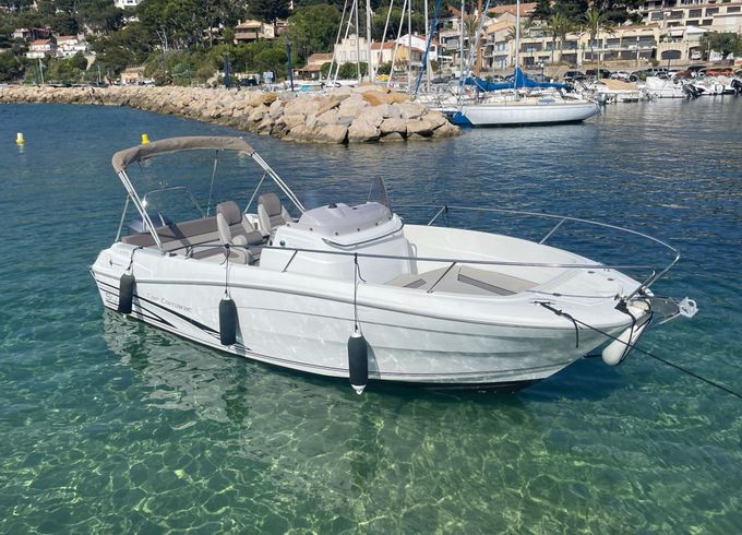 Motorboat Jeanneau Cap camarat 7.50 CC 225hp