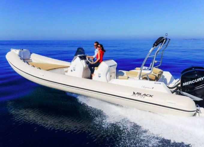 Motorboat Black Fin ELEGANCE 28 400hp