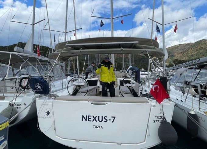 Sailboat Dufour Yachts Dufour 430 - 3 cab. 13m