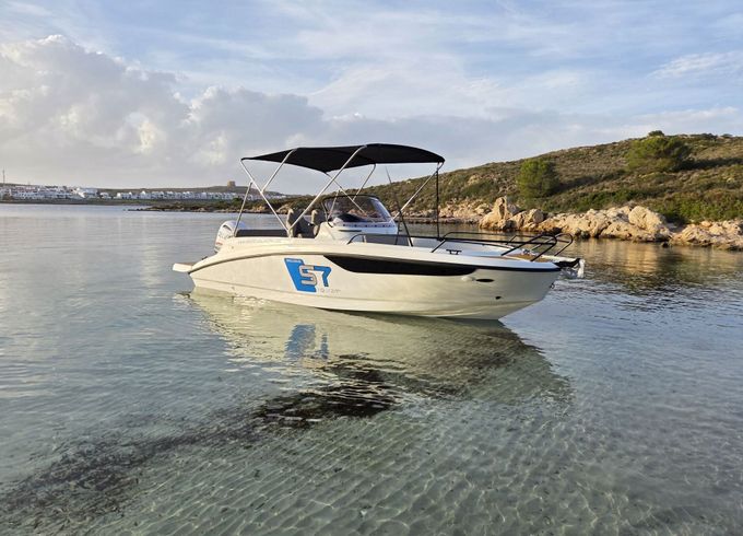 Motorboat AQUA 24 S7 EXCLUSIVE 150hp