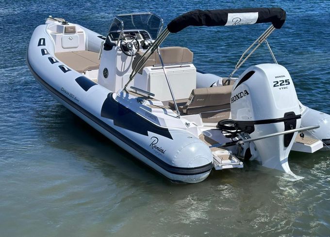 RIB Ranieri Cayman 23 Sport Touring 225hp