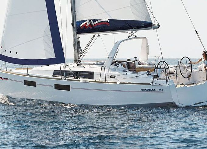 Sailboat Moorings 352 10.45m
