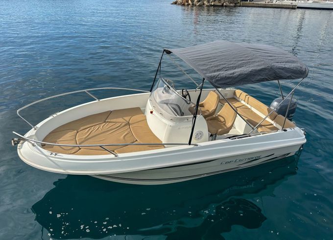 Motorboat Jeanneau Cap Camarat 5.5 Cc CON LICENCIA 100hp