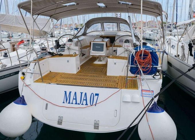 Sailboat ELAN 514 Impression 15m