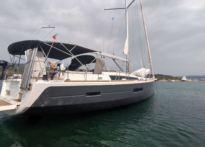 Sailboat DUFOUR 520 GL 15.1m