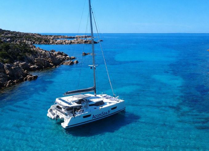 Catamaran Fountaine Pajot Astréa 42 12.58m