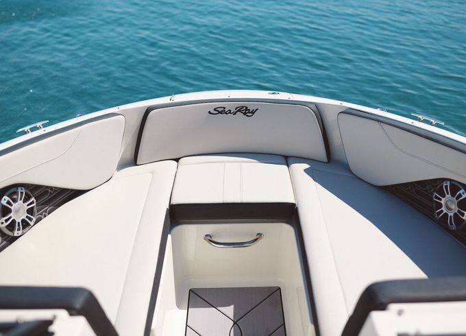 Motorboat Sea Ray 210 250hp