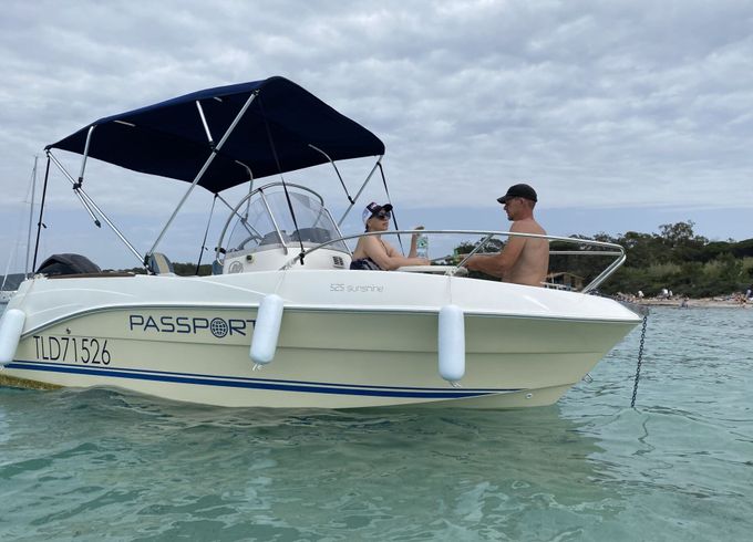 Motorboat Quicksilver Sunshine 80hp