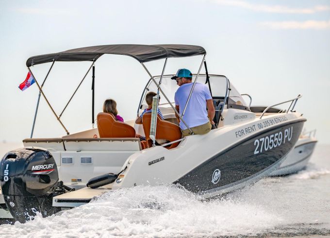 Motorboat Quicksilver 605 Active Sundeck 150hp