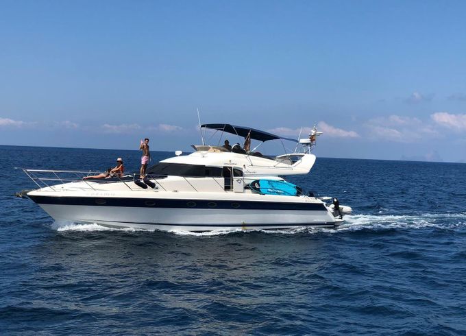 Motor yacht Fairline Squadron 55 1220hp