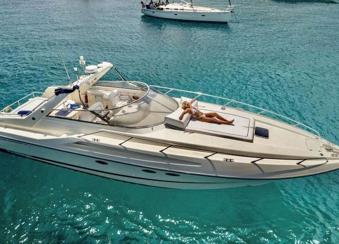 Motor yacht Sunseeker 42 Mustique 850hp