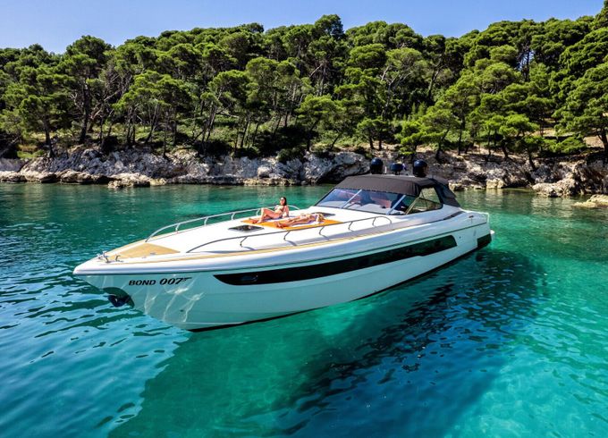 Motor yacht Tecnomar Madras 20 (64) 1250hp