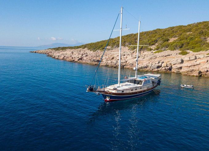 Gulet Custom Comfortable gulet from Bodrum up to 6 passangers 22m