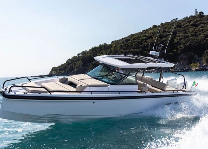 Motorboat Axopar 37 600hp