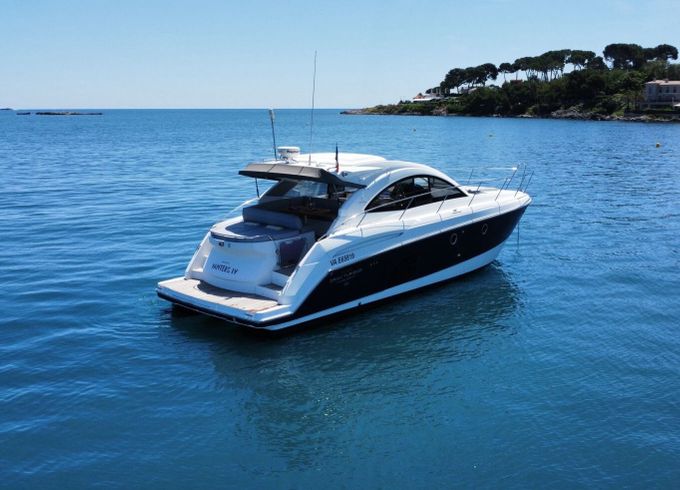 Motor yacht Beneteau Gran Turismo 44