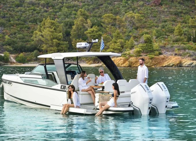 Motorboat saxdor 32 600hp
