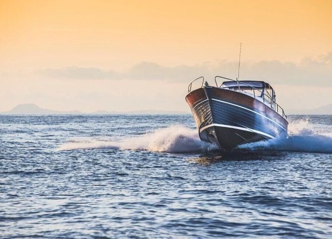 Motorboat Apreamare 10 500hp