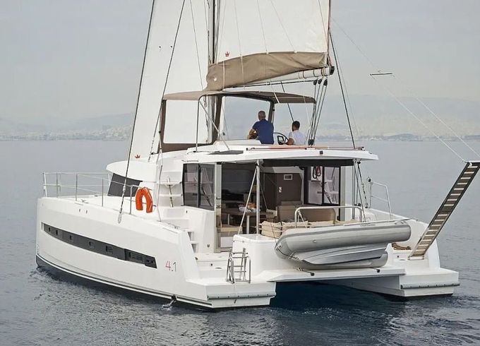 Catamaran Catana Group Bali 4.1 - 4 + 2 cab. 12m