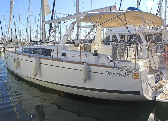 Sailboat Beneteau Oceanis 38.1 11.5m