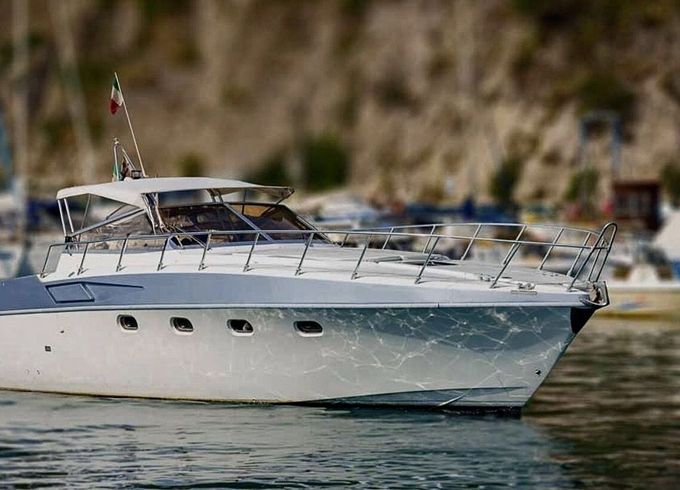 Motorboat Ferretti Altura 40 375hp