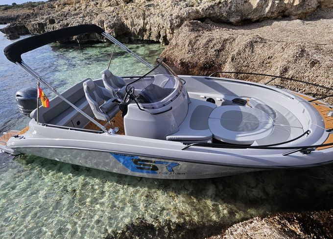 Motorboat AQUA S7 EXCLUSIVE 130hp