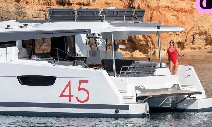 Catamaran Fountaine Pajot Fountaine Pajot Elba 45 - 4 + 1 cab. 13m