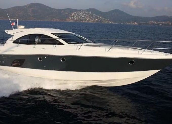 Motor yacht Beneteau Montecarlo 42 740hp
