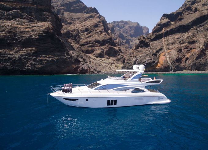 Motorboat AZIMUT 60 1600hp