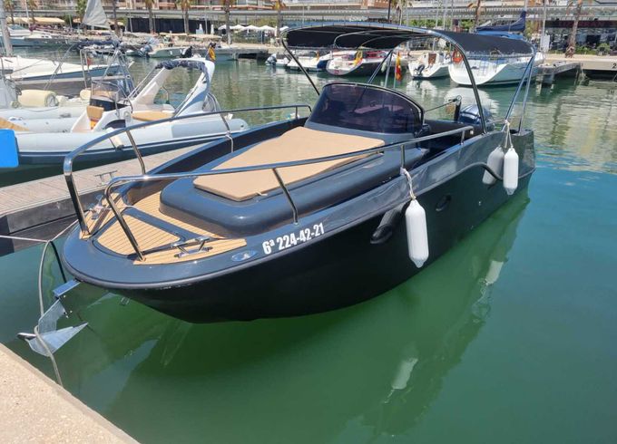Motorboat MOONDAY 780 WA 300hp