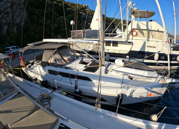 Sailboat Dufour 37 10m