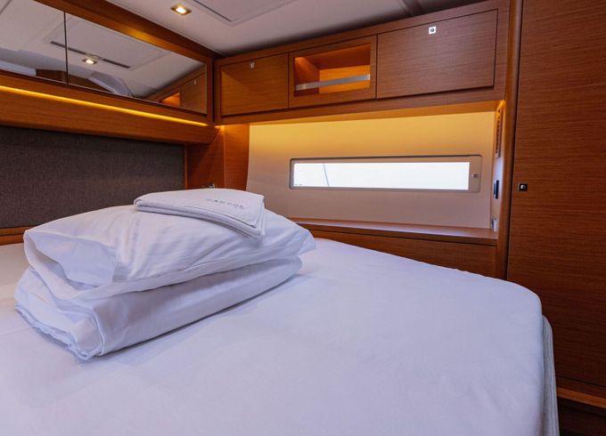 Sailboat Dufour Dufour 470 owner layout 14.93m
