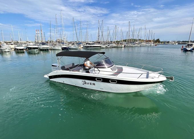 Motorboat Saver 750 WA 300hp