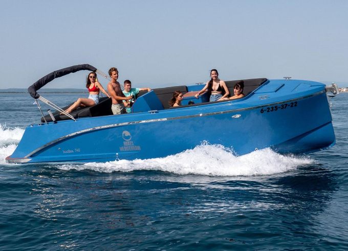 Motorboat Maxima Boats 740 200hp