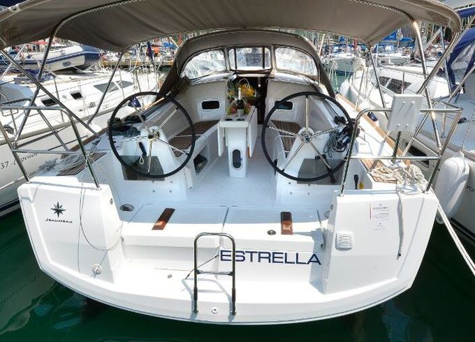 Sailboat JEANNEAU SUN ODYSSEY 349 10.34m