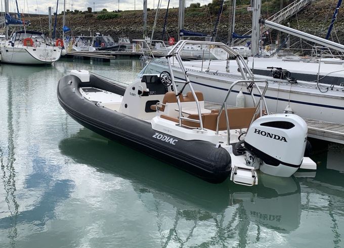 RIB Zodiac Medline 6.8 200hp