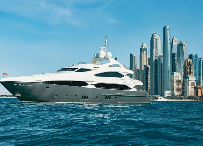 Motor yacht Sunseeker 2020 2600hp
