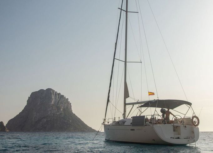 Sailboat Beneteau Oceanis 43 14m