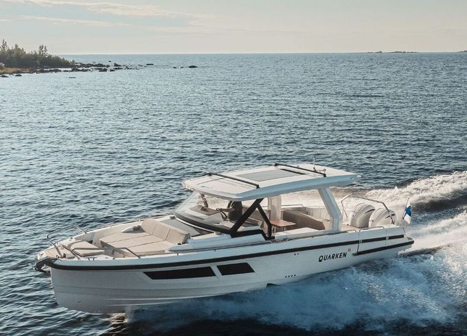 Motorboat Quarken 35 sports 600hp