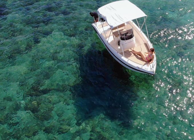 Boat without licence  Poseidon Half day rental 30hp
