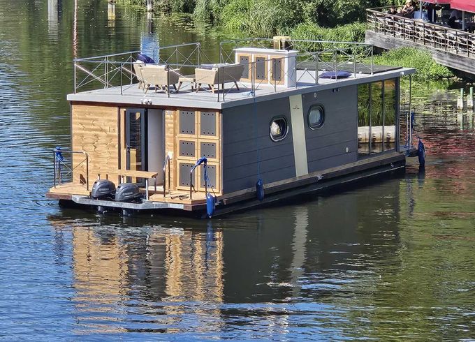 Houseboat RIVO SP.ZO.O.KRS 0000739680 Campi 460
