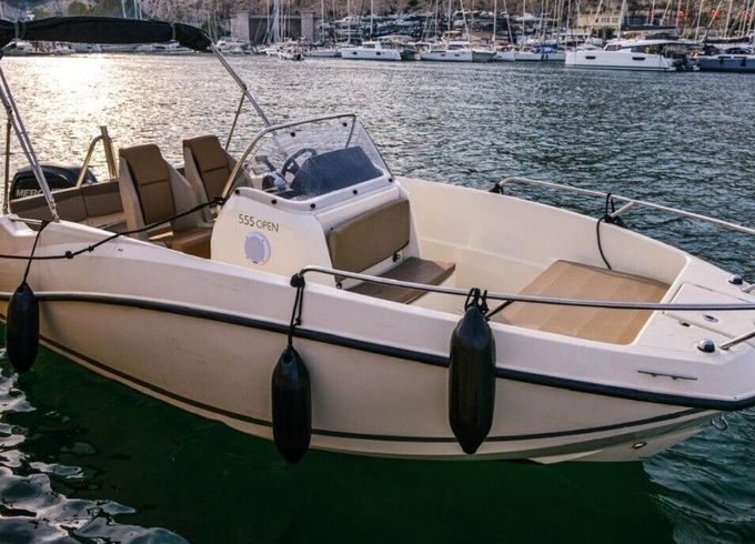 Motorboat Quicksilver Activ 555 Open 100hp