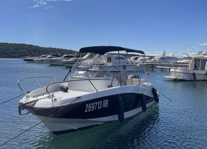 Motorboat Quicksilver 605 sundeck 175hp