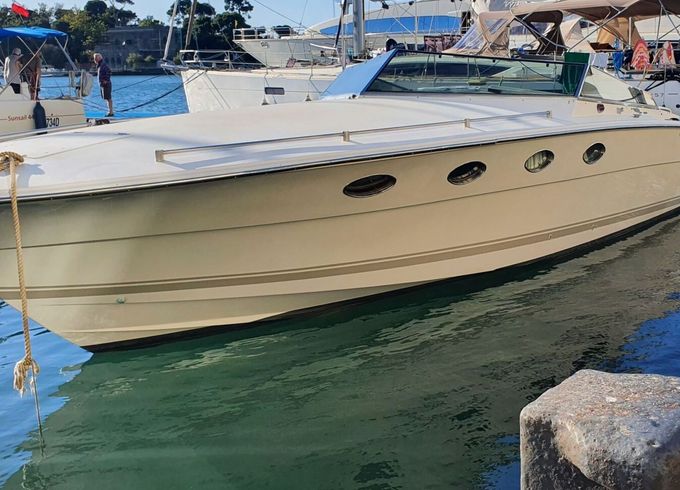 Motorboat Tornado Tornado 38 classic 640hp